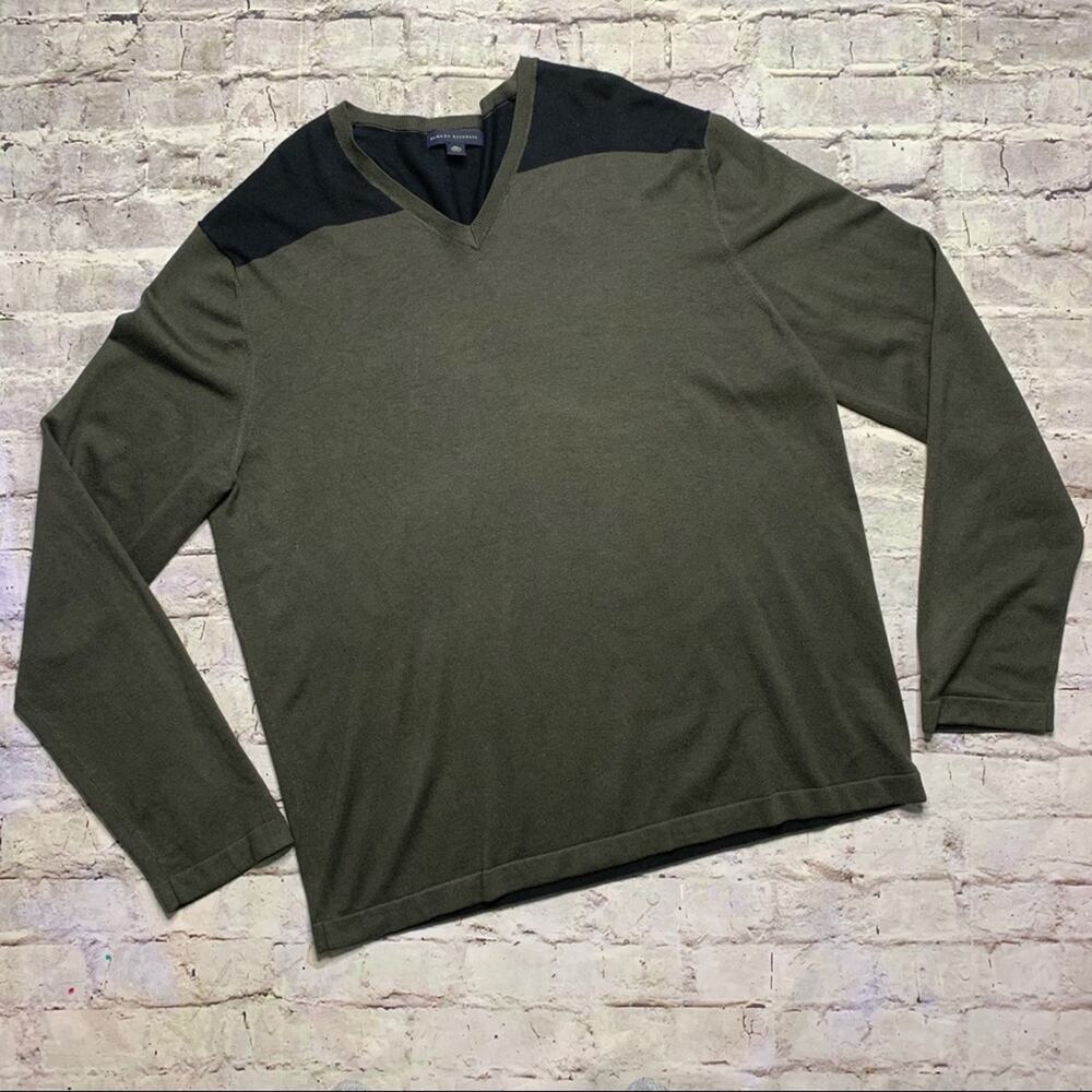 Banana Republic V-neck Sweater in Black/Olive